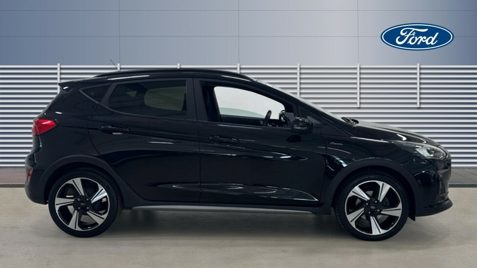 Ford Fiesta Active Black #5