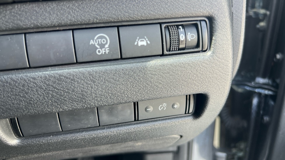 Nissan Qashqai 1.3 Dig-t Mh 158 N-connecta Xtronicfront R Grey #36