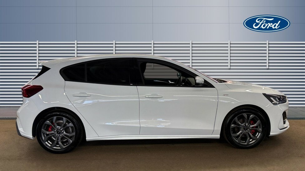 Ford Focus St-line White #5