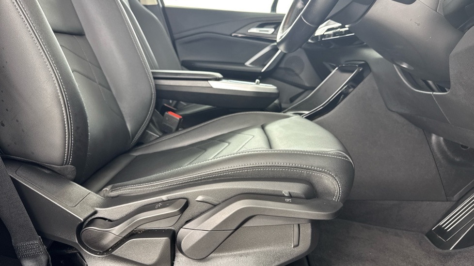 BMW iX1 30 66.5Kwh Xline Suv Xdrive 11K Black #45