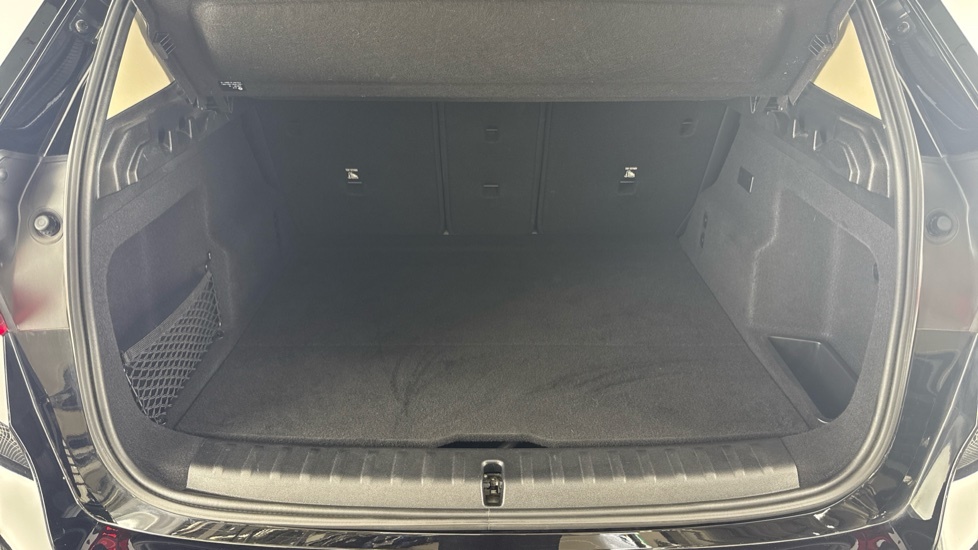 BMW iX1 30 66.5Kwh Xline Suv Xdrive 11K Black #13