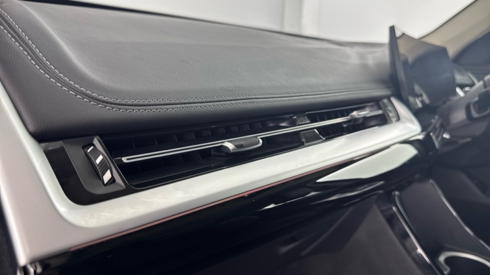 BMW iX1 30 66.5Kwh Xline Suv Xdrive 11K Black #36