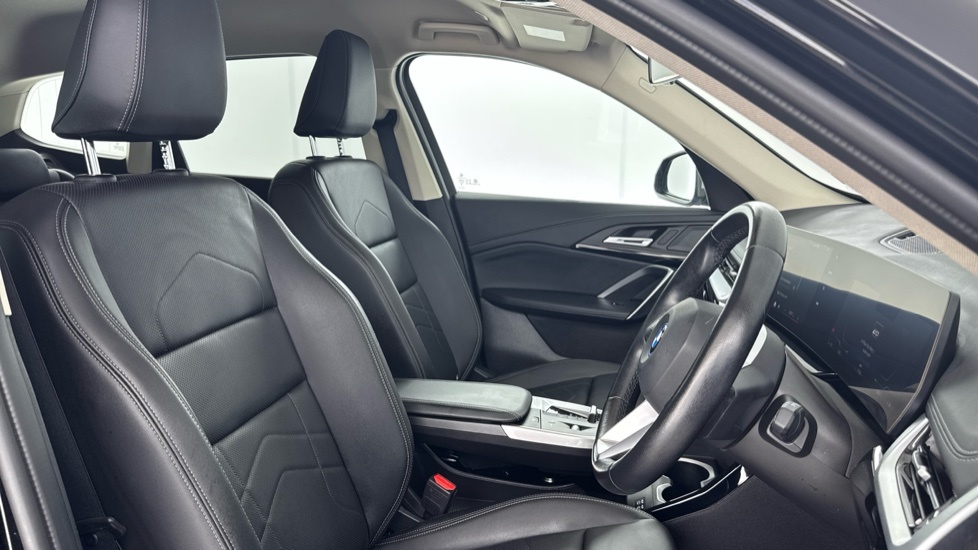 BMW iX1 30 66.5Kwh Xline Suv Xdrive 11K Black #11