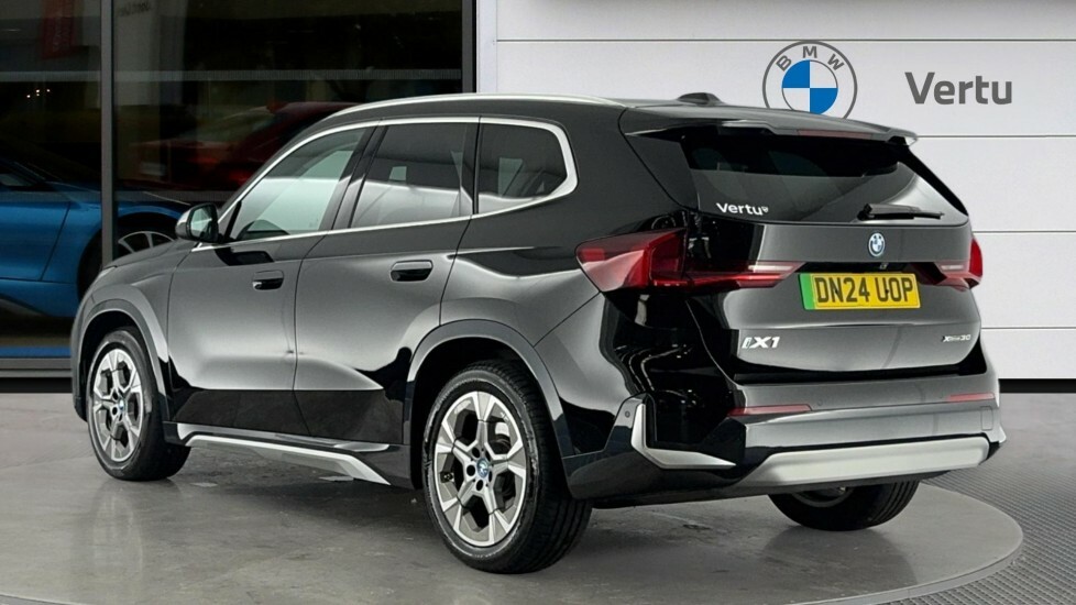 BMW iX1 Xline Black #2