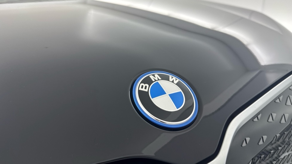 BMW iX1 30 66.5Kwh Xline Suv Xdrive 11K Black #33
