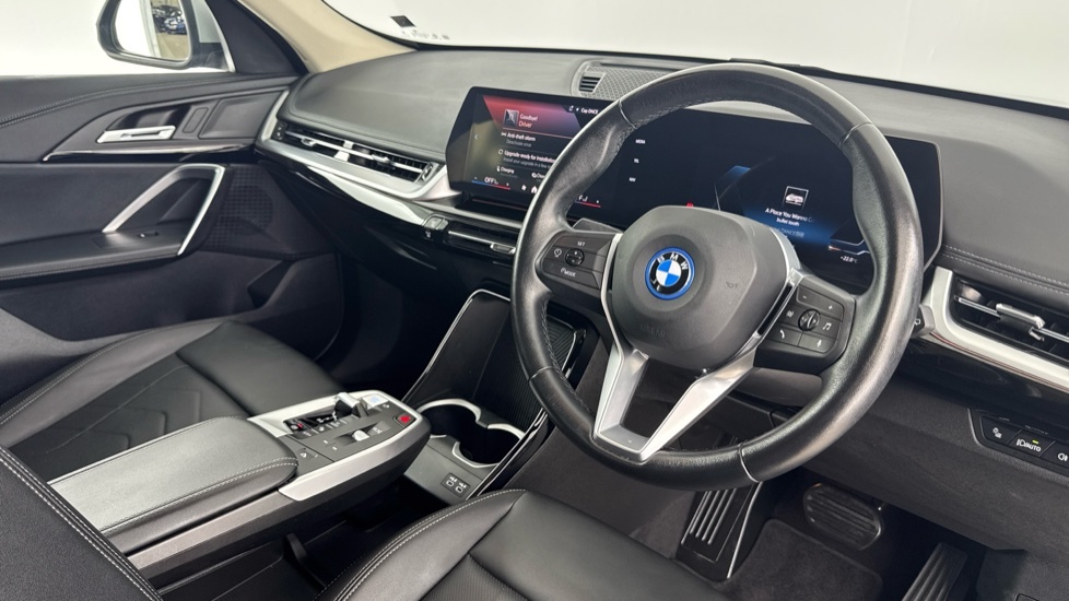 BMW iX1 Xline Black #6
