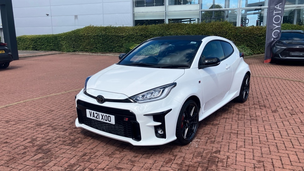Toyota Yaris 1.5 Hybrid Design Cvt White #55