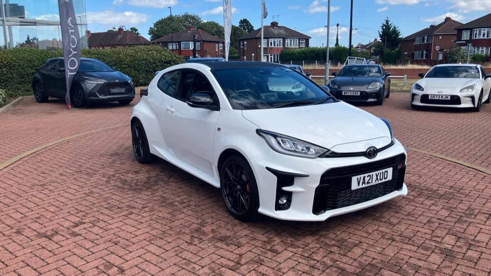 Toyota Yaris 1.5 Hybrid Design Cvt White #43
