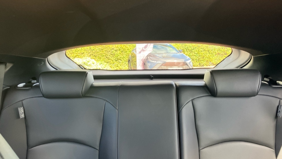Toyota Yaris 1.5 Hybrid Design Cvt White #62