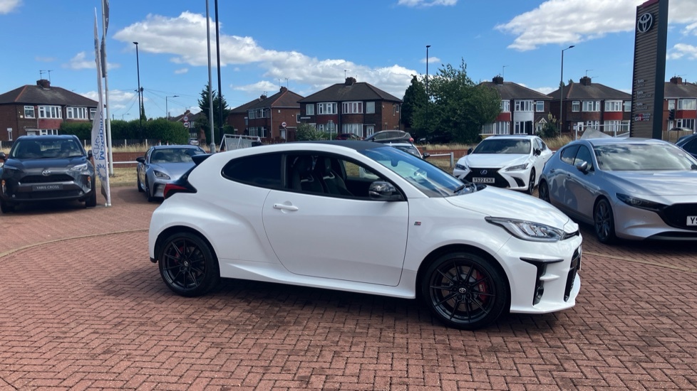Toyota Yaris 1.5 Hybrid Design Cvt White #44
