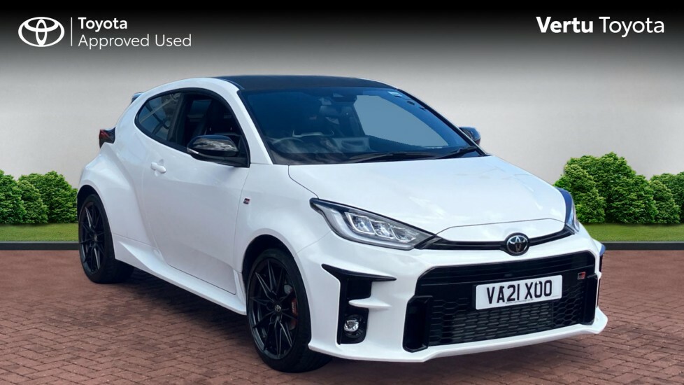 Toyota Yaris 1.5 Hybrid Design Cvt White #1