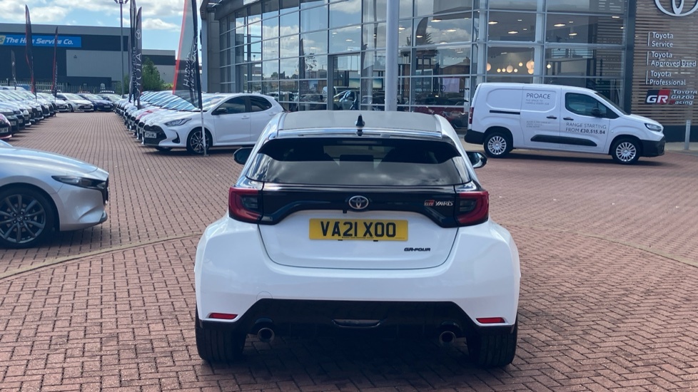 Toyota Yaris 1.5 Hybrid Design Cvt White #26