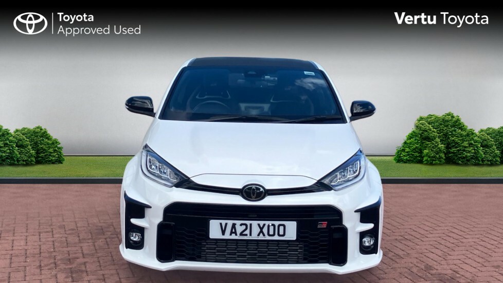 Toyota Yaris 1.5 Hybrid Design Cvt White #22
