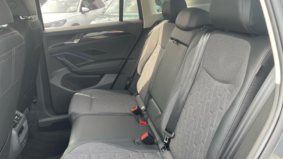 Volkswagen Tiguan 2.0 Tdi R-line Dsg 150 Ps Black #22
