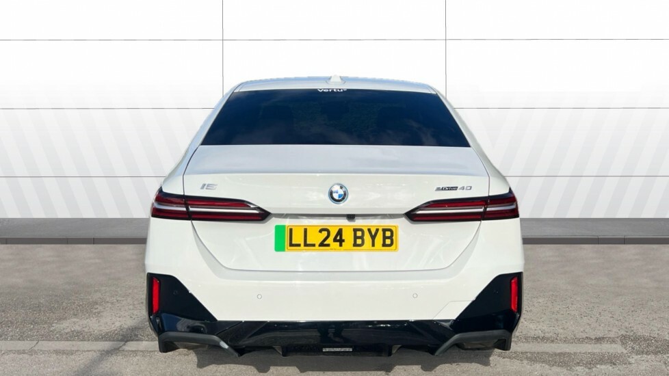 BMW i5 M Sport White #6