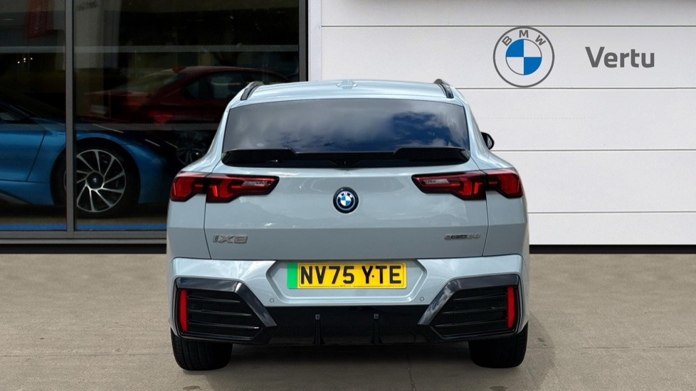 BMW iX2 30 66.5Kwh M Sport Xdrive 11Kw Charger White #15