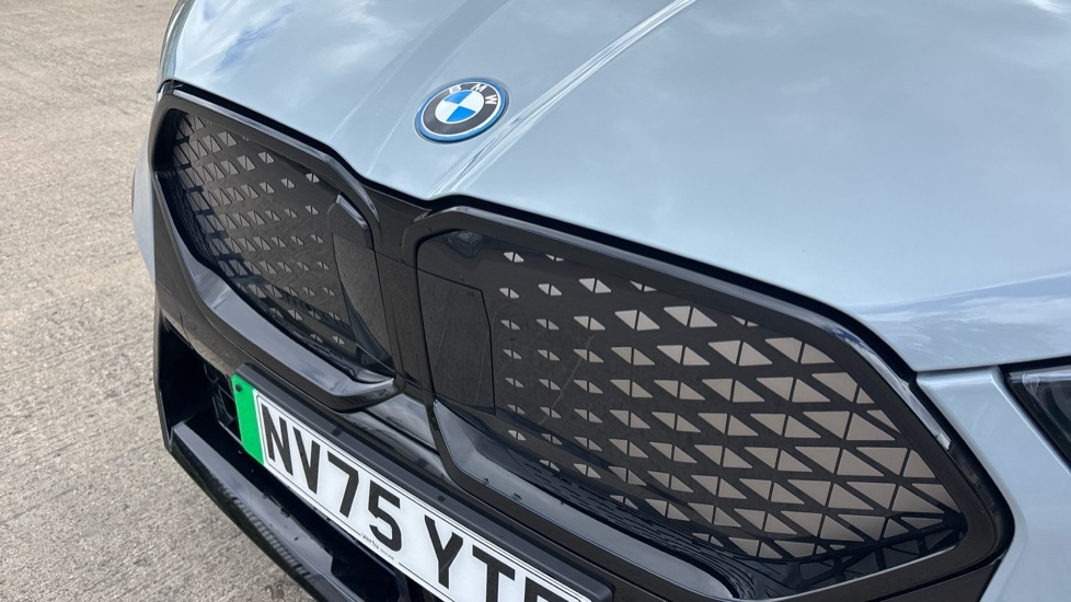 BMW iX2 30 66.5Kwh M Sport Xdrive 11Kw Charger White #34