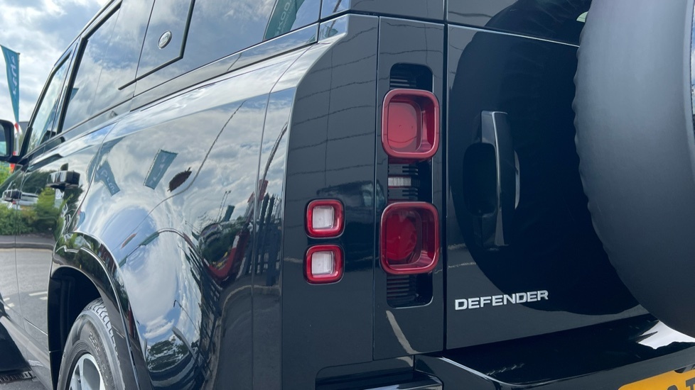 Land Rover Defender 110 3.0 D250 Xs Edition 110 Black #19