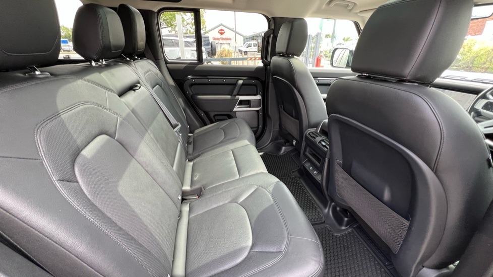 Land Rover Defender 110 3.0 D250 Xs Edition 110 Black #32