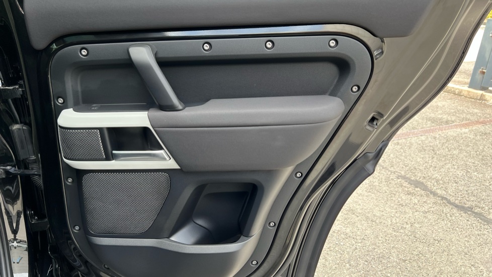 Land Rover Defender 110 3.0 D250 Xs Edition 110 Black #31
