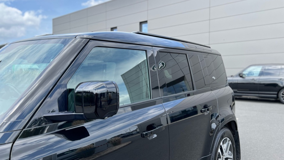 Land Rover Defender 110 3.0 D250 Xs Edition 110 Black #22
