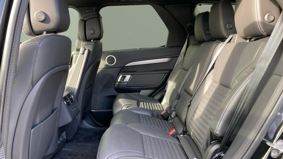 Land Rover Discovery Dynamic Hse Black #4