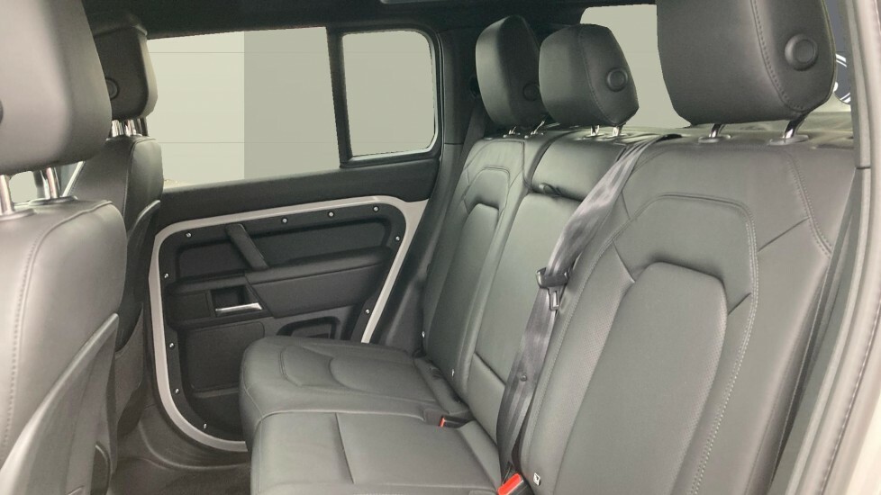 Land Rover Defender X-dynamic Hse Grey #4