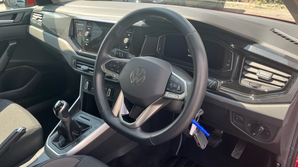 Volkswagen Polo Life YB22VBK Red #6