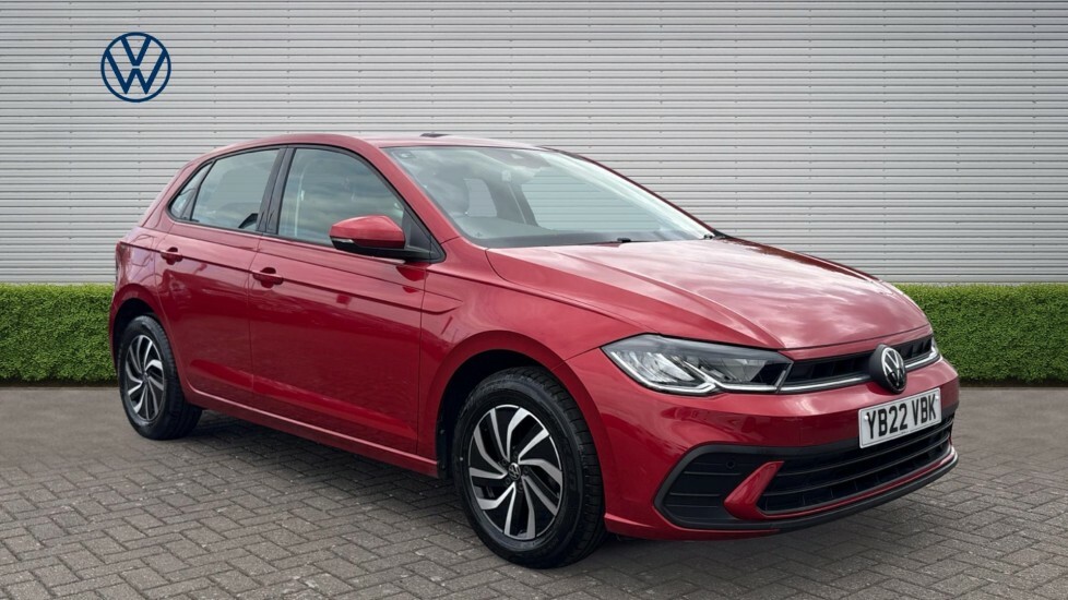 Volkswagen Polo Life YB22VBK Red