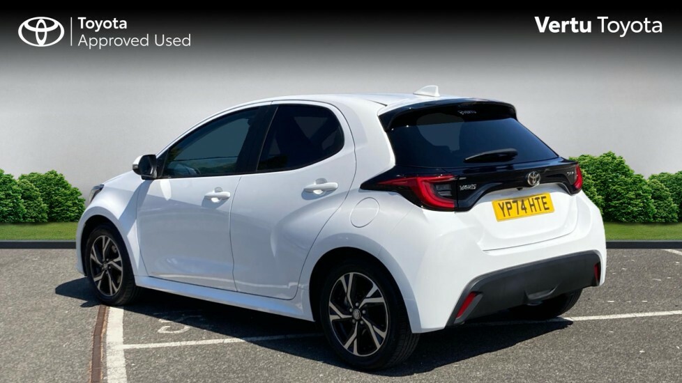Toyota Yaris Design YP74HTE White #4