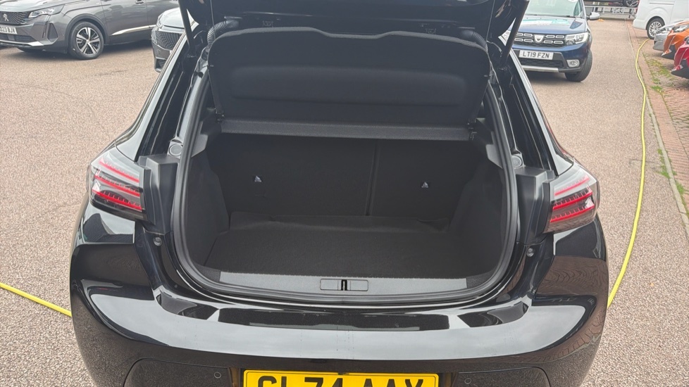 Peugeot 208 Gt Black #4