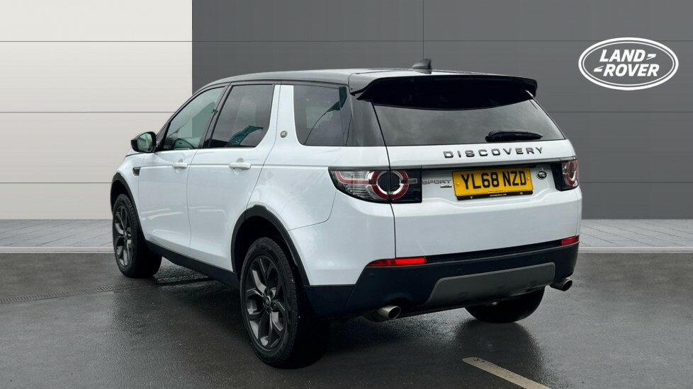 Land Rover Discovery Sport Landmark White #2