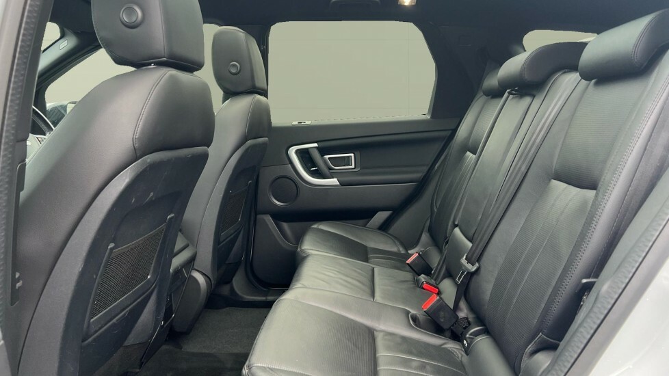 Land Rover Discovery Sport Landmark White #4