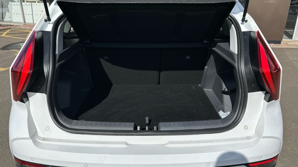 Hyundai Bayon Tech Line White #4