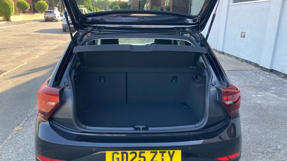 Volkswagen Polo Match Black #4