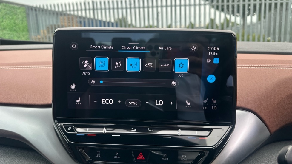 Volkswagen ID.4 Pro Performance 77Kwh Family Suv Black #13