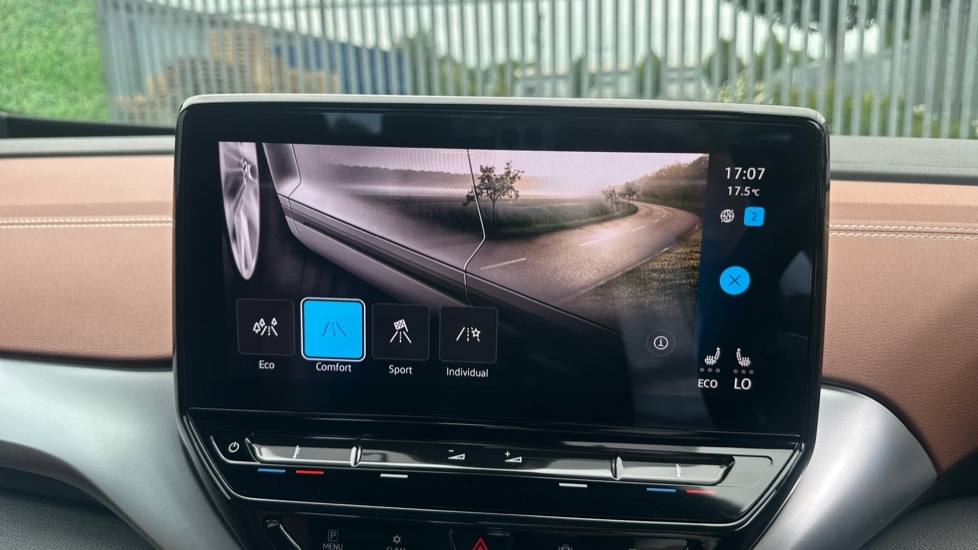 Volkswagen ID.4 Pro Performance 77Kwh Family Suv Black #34