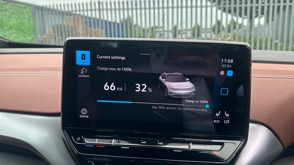 Volkswagen ID.4 Pro Performance 77Kwh Family Suv Black #39
