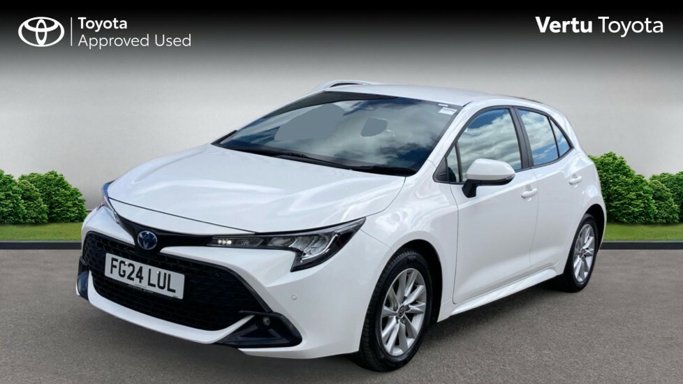 Toyota Corolla Icon White #3