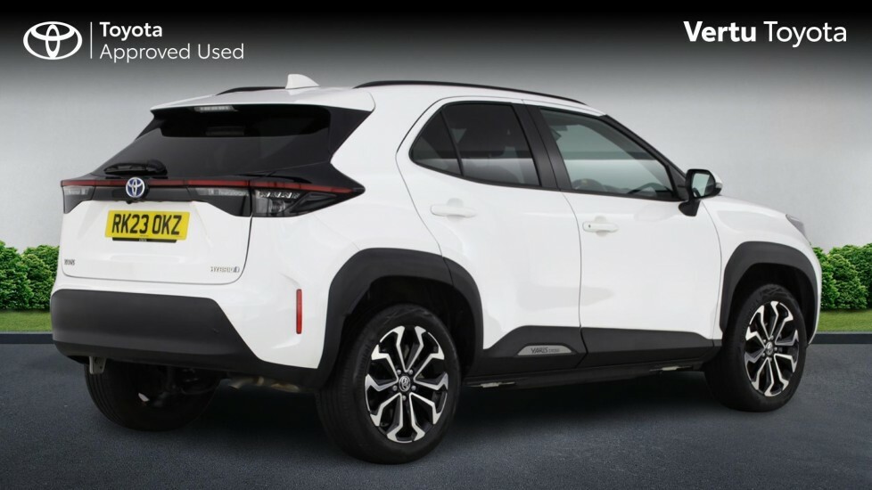 Toyota Yaris Cross Design White #2