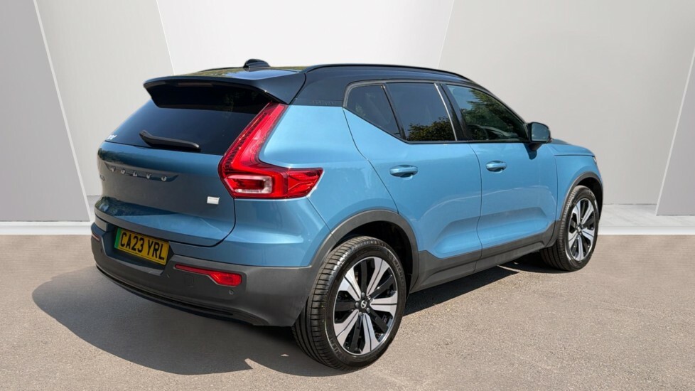 Volvo XC40 Plus Blue #2