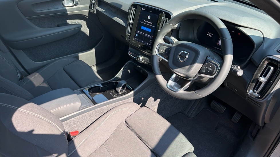 Volvo XC40 Plus Blue #4