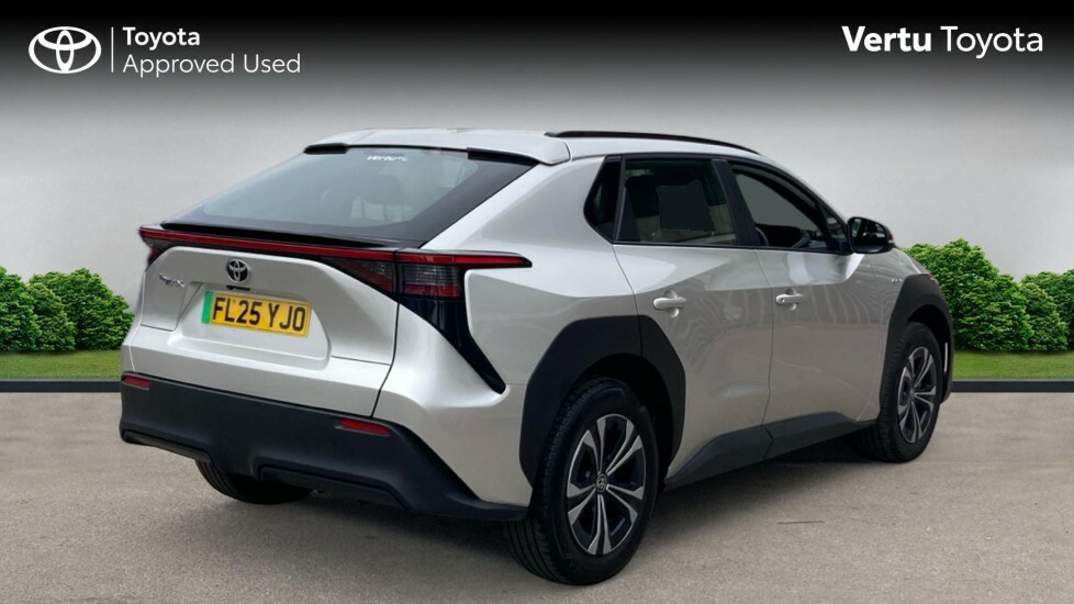 Toyota bZ4X Pure FL25YJO Silver #2