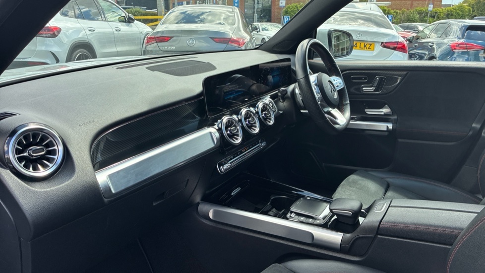 Mercedes-Benz GLB Class 200 Amg Line Premium 7G-tronic White #9