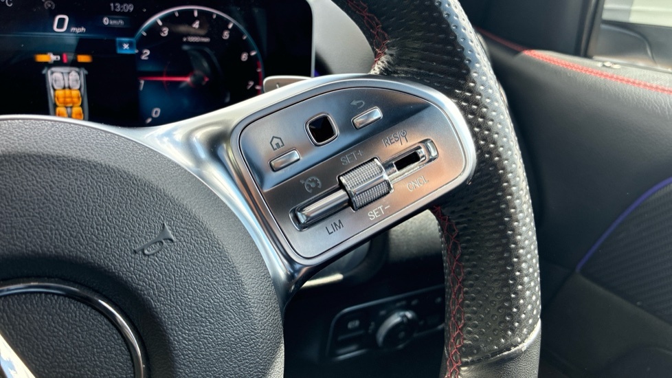 Mercedes-Benz GLB Class 200 Amg Line Premium 7G-tronic White #32