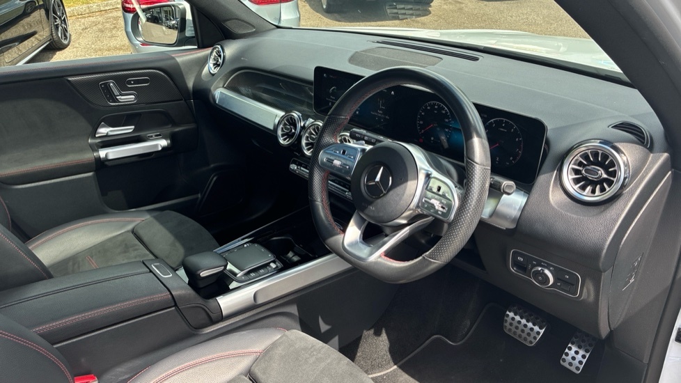 Mercedes-Benz GLB Class 200 Amg Line Premium 7G-tronic White #11