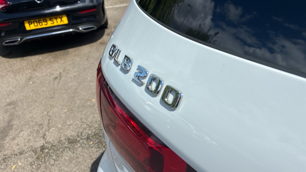 Mercedes-Benz GLB Class 200 Amg Line Premium 7G-tronic White #21