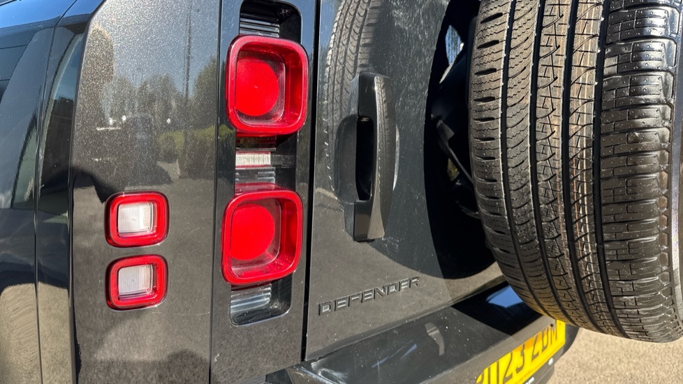 Land Rover Defender 110 3.0 D250 Xs Edition 110 7 Seat Silver #19