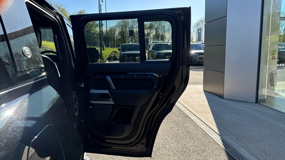Land Rover Defender 110 3.0 D250 Xs Edition 110 7 Seat Silver #41