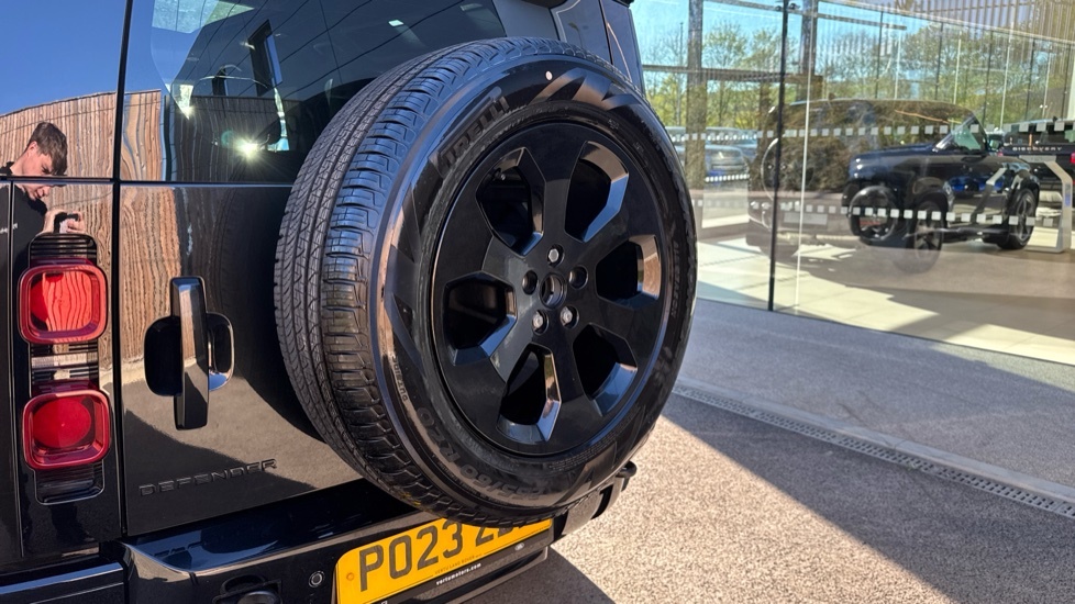Land Rover Defender 110 3.0 D250 Xs Edition 110 7 Seat Silver #24